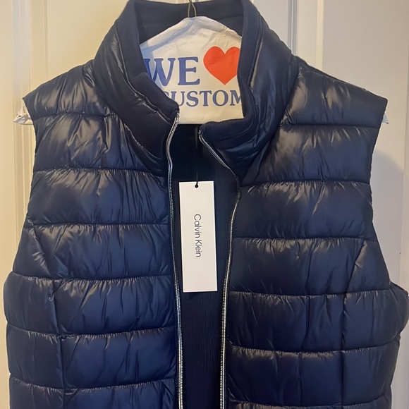 Calvin Klein Women bubble Vest -Medium - Picture 3 of 5